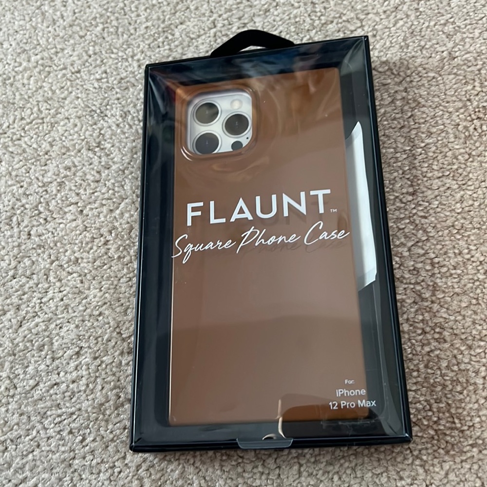 Flaunt phone case, cushioned square corners, and shock absorption.